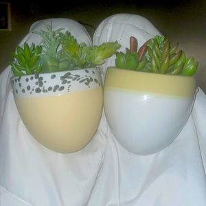 I’m selling plant room decor! Brand: not sure?